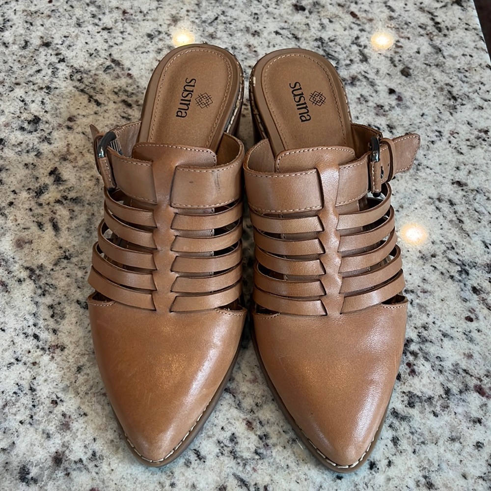 Leather Women’s Shoes. Great condition. 6 1/2